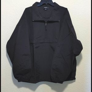 XL Black Windbreaker Pullover. 3 pockets.